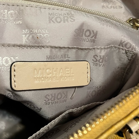 Michael Kors Jet Set East West Signature Logo Top Zip Tote - Picture 4 of 9